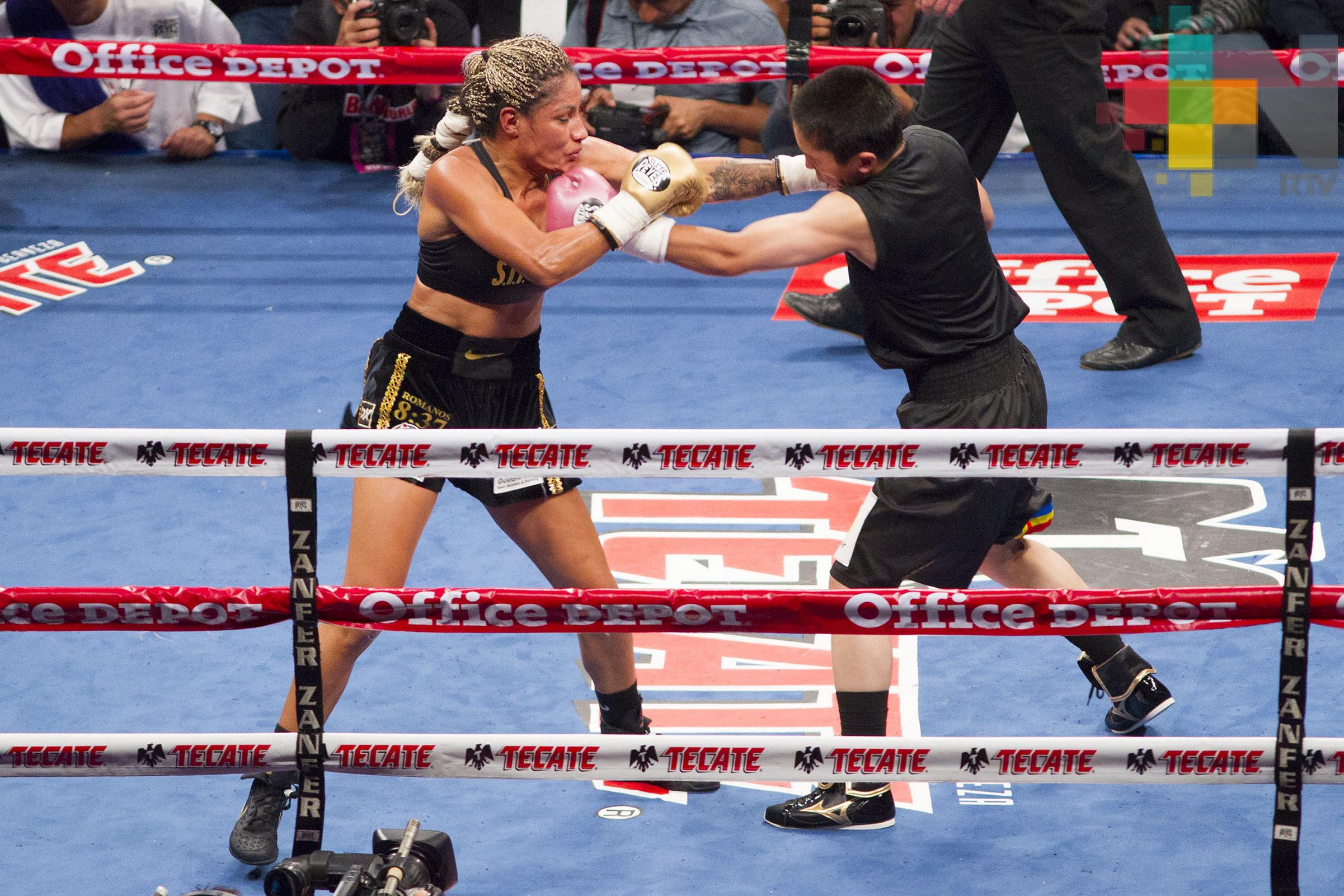 “Barby” Juárez defiende título y se enfila a pelea con Jackie Nava