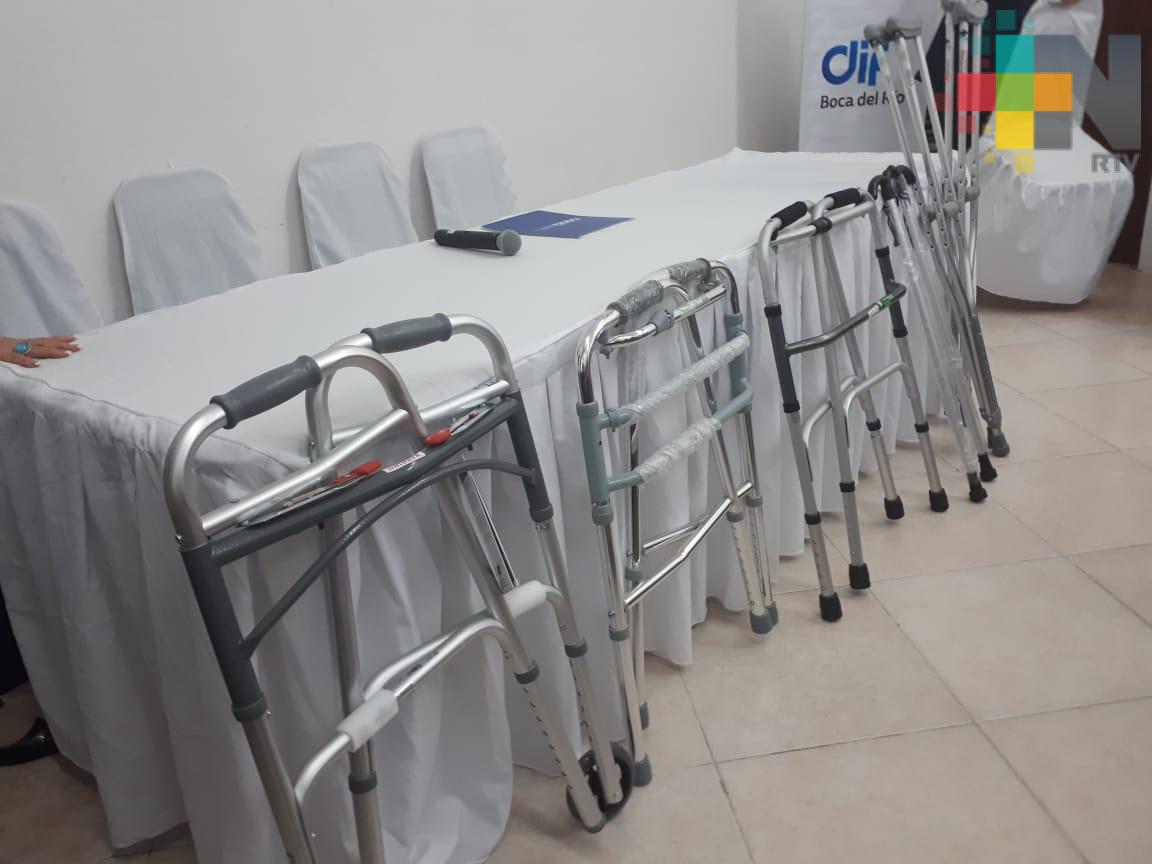 DIF de Boca del Río entrega aparatos a personas discapacitadas de escasos recursos