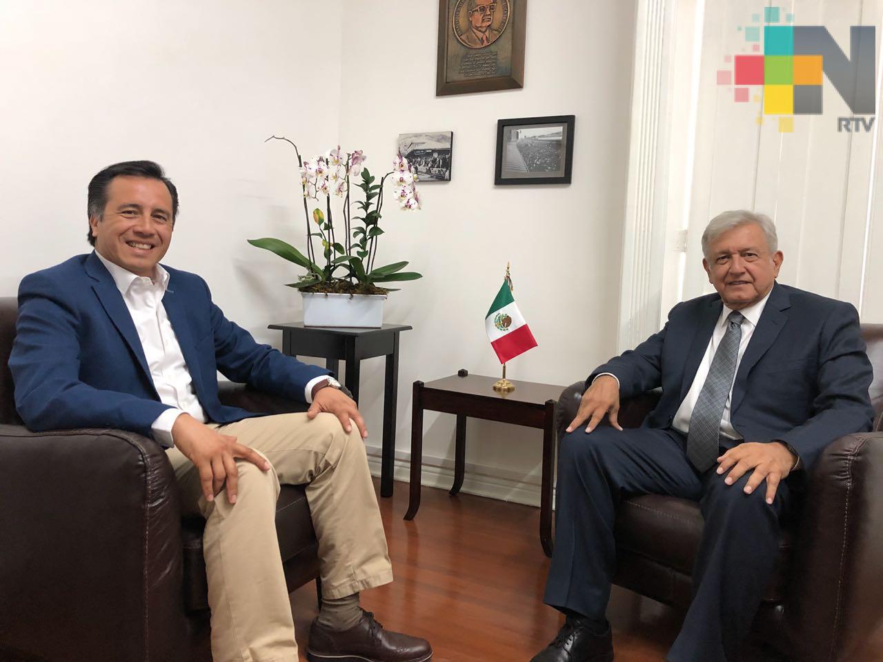 Acuerdan López Obrador y Cuitláhuac atender de forma prioritaria la inseguridad y la extrema pobreza en Veracruz