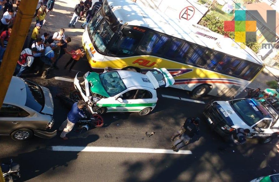 Accidente en carretera Xalapa – Veracruz, un motociclista lesionado