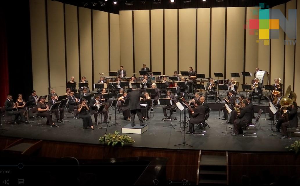 Gobierno del estado rinde homenaje al maestro Juan Lomán y a la OSX en su 89 aniversario