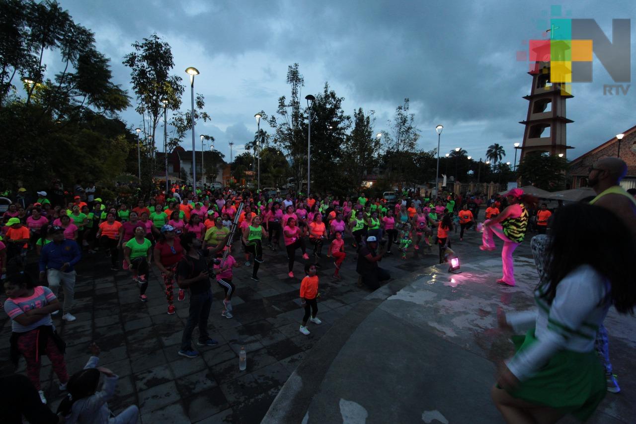 Más de 900 corredores participaron en la carrera “Neón Night Race CDIXTAC 2018” en Ixtaczoquitlán