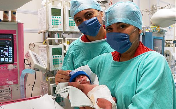 Nace prematuro de 820 gramos, 14 días después del fallecimiento de su hermana gemela