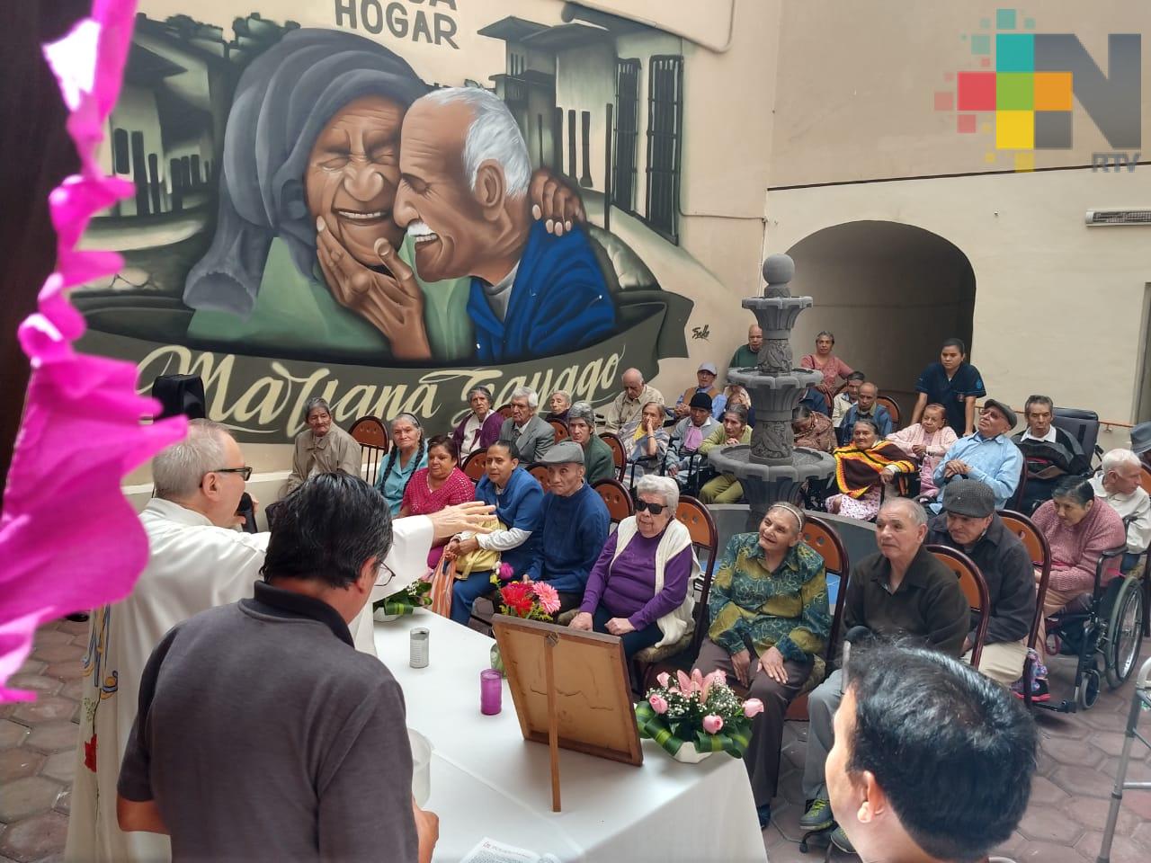 Celebran el Día del Abuelo en la Casa Hogar “Mariano Sayago”