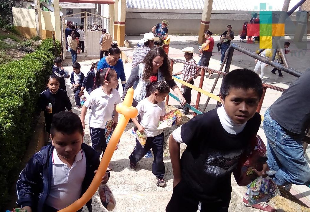 Cientos de estudiantes regresarán a clases la próxima semana, en la sierra de Huayacocotla
