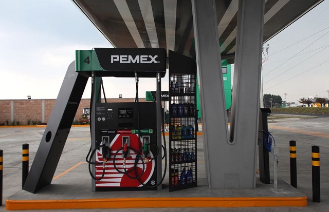 Pemex inaugura la primera estación de servicio con la nueva imagen de su franquicia
