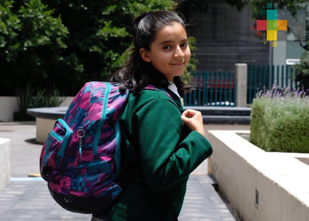 Peso excesivo de mochilas puede ocasionar deformaciones