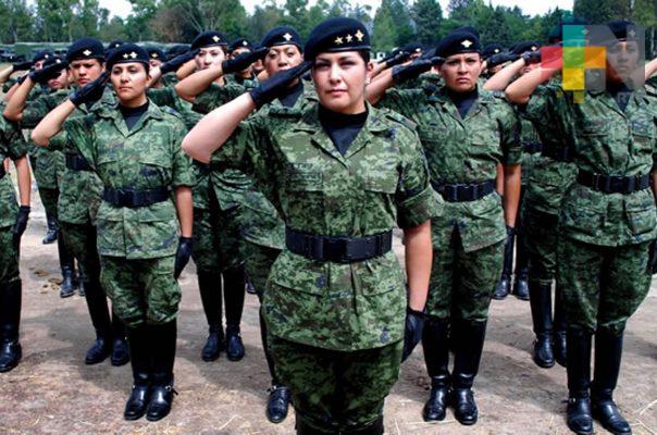 Invitan a mujeres a formar parte de la Sedena en Cerro Azul