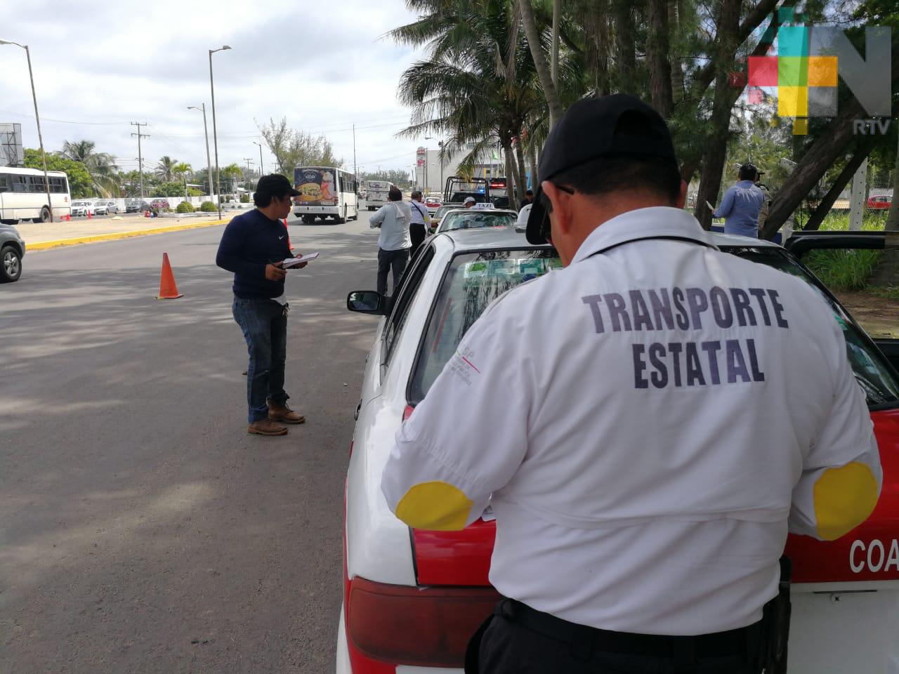 Realizan operativo para revisar unidades de transporte público en Coatzacoalcos