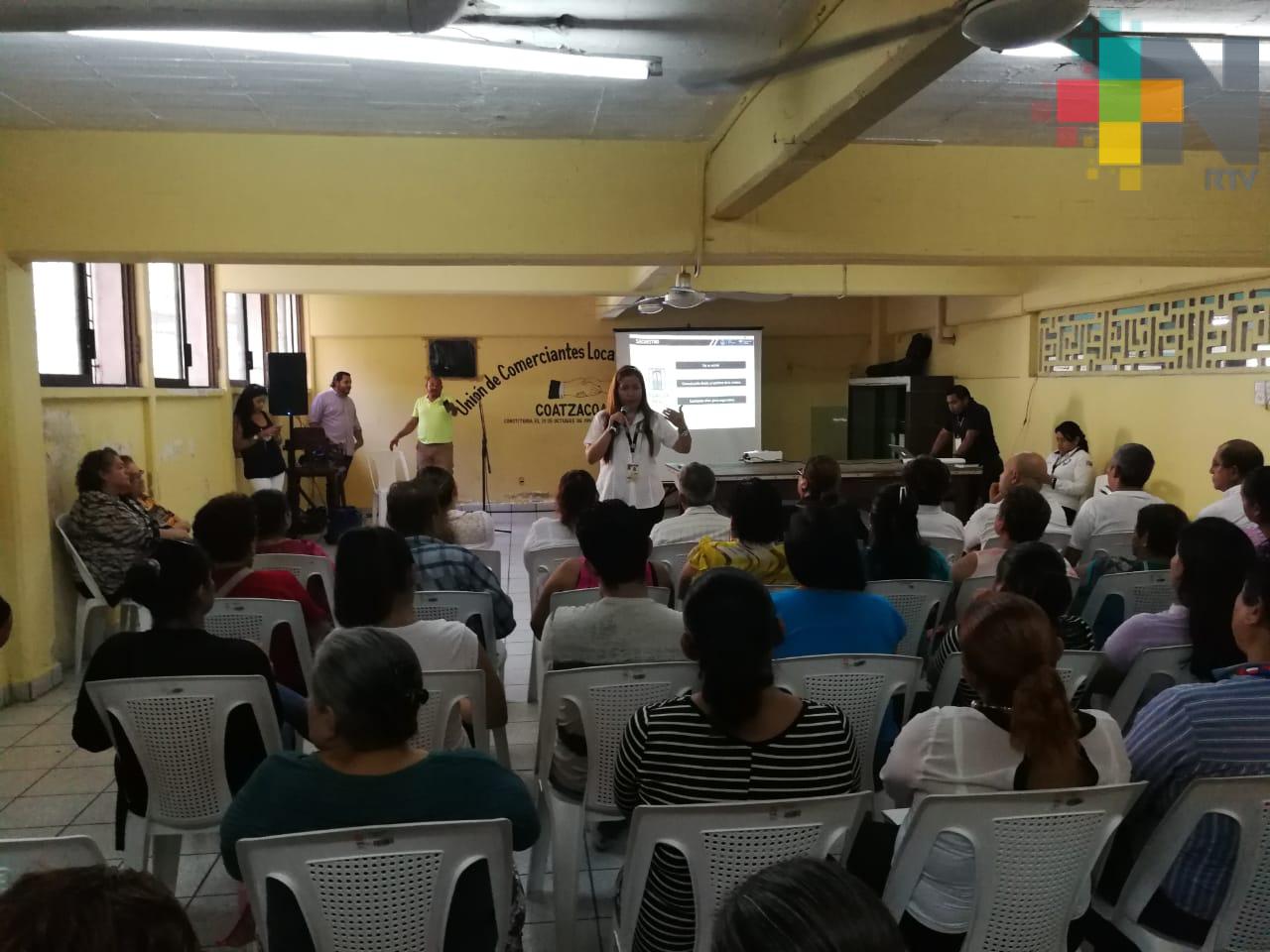 Brindan pláticas de prevención del delito a locatarios del mercado Coatzacoalcos