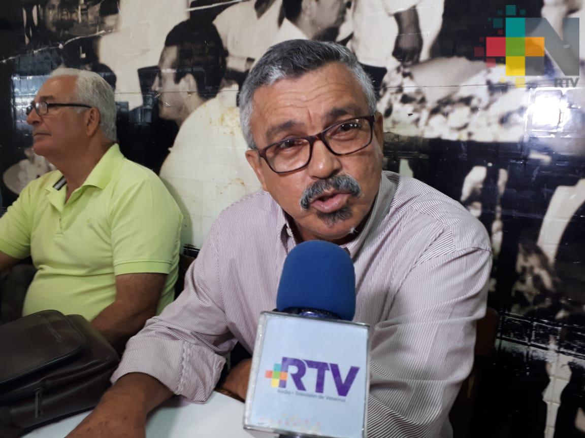 Médicos veterinarios panameños de la UV develarán placa conmemorativa