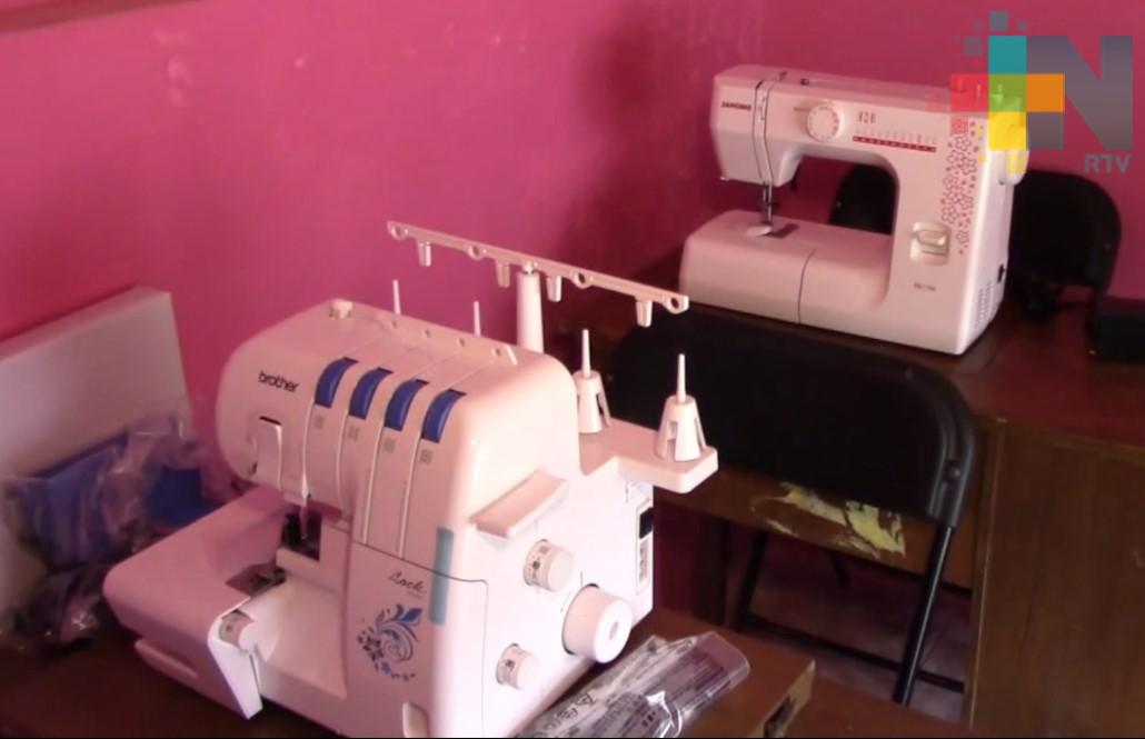 Icatver inicia curso de capacitación de sastrería en el municipio de Zacualpan