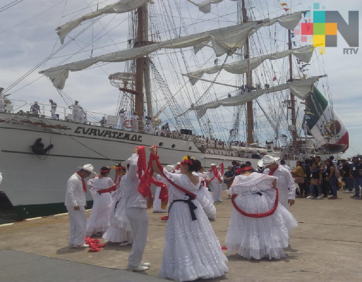 Inician visitas a los veleros que arribaron al puerto de Veracruz