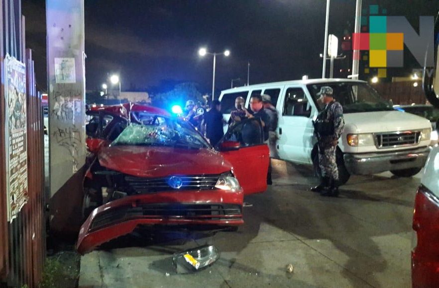 Muere tras ser atropellado a la altura de puente peatonal, en Boca del Río