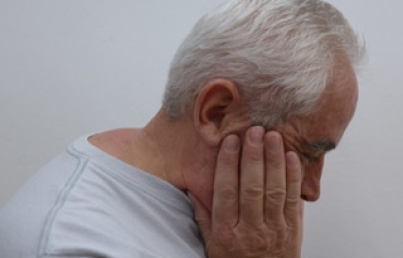 Anestesia y cirugía podrían afectar memoria en adultos mayores