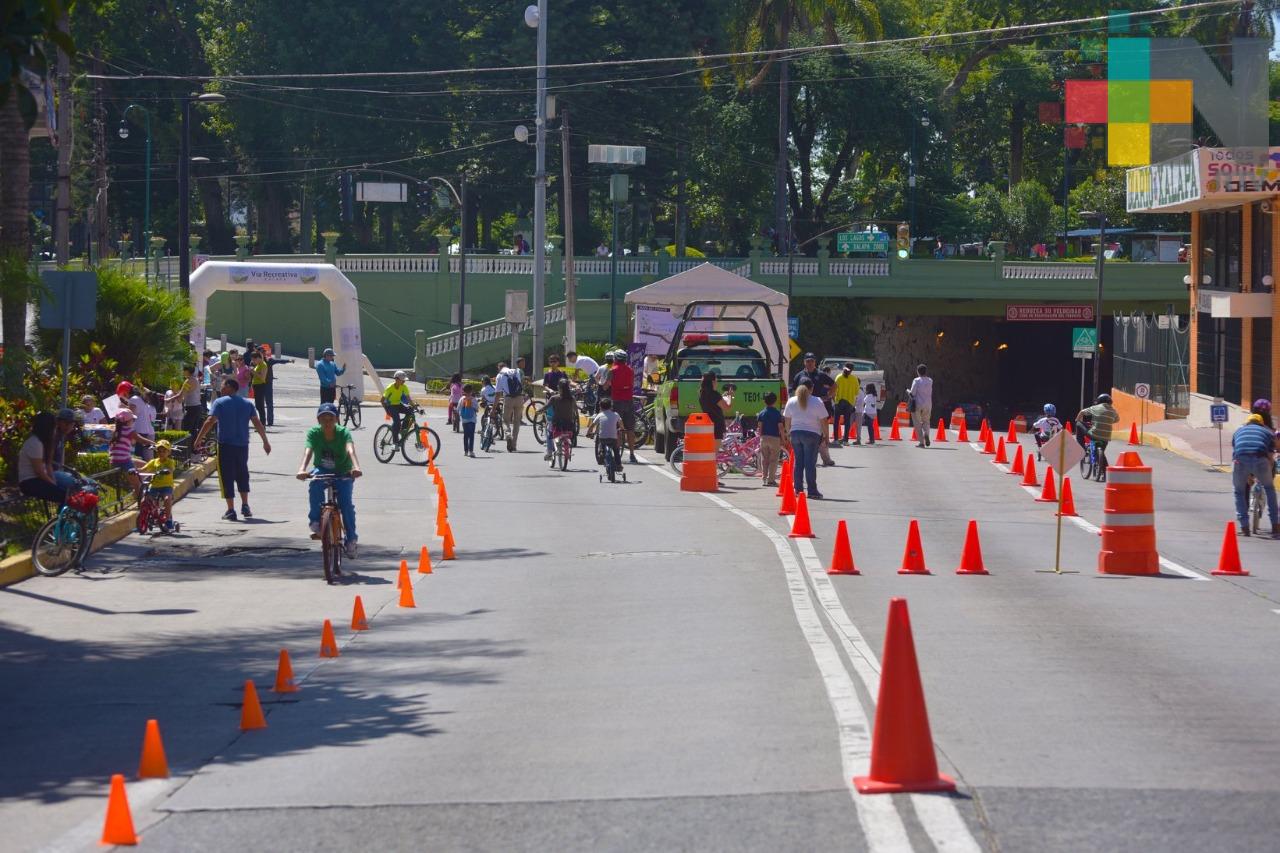 Cierre de avenida Ávila Camacho permite a xalapeños disfrutar actividades artísticas y culturales