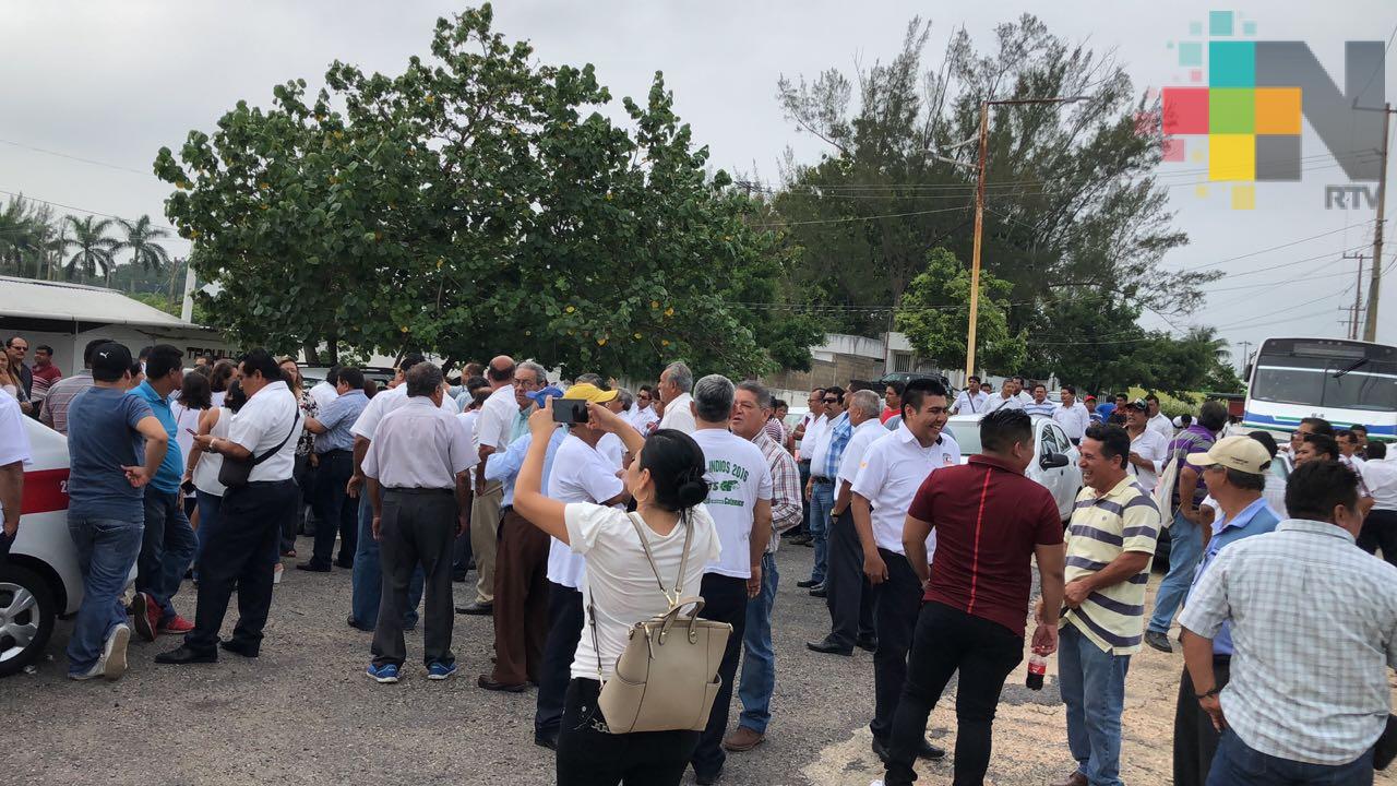 Transportistas de Veracruz se encuentran en número rojos por invasión de rutas