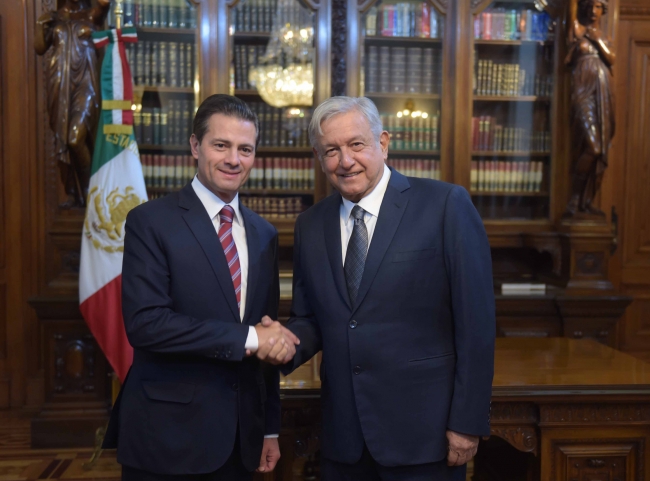 Inician Peña Nieto y López Obrador proceso formal de transición