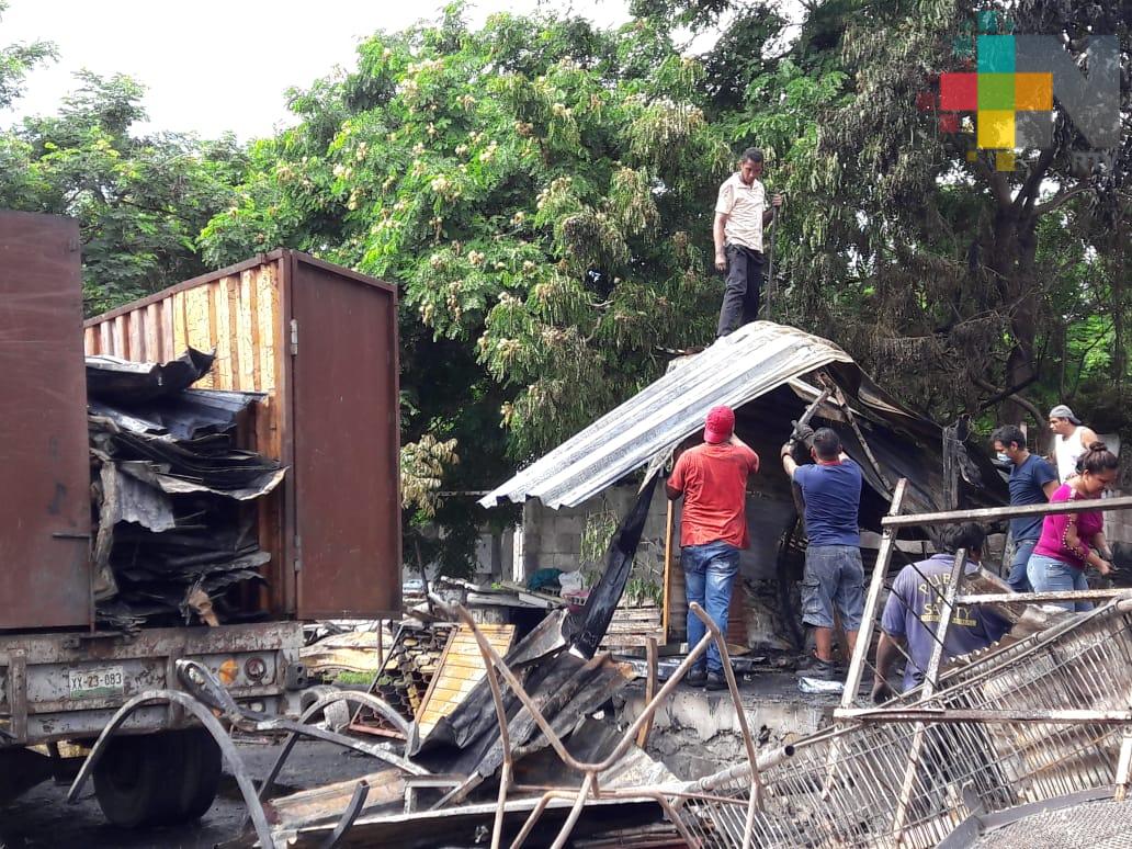 Piden ayuda para damnificados de incendio en Reserva Tarimoya III