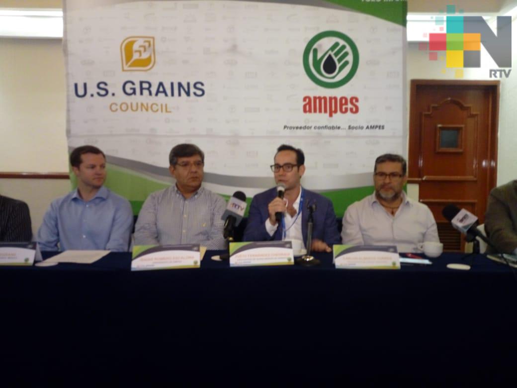 En Xalapa realizan foro sobre competencia de combustible