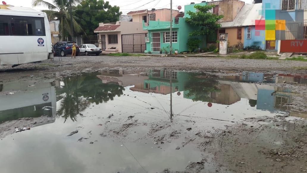 En Infonavit Lomas del Vergel reportan brote de aguas negras, piden atención del Grupo MAS