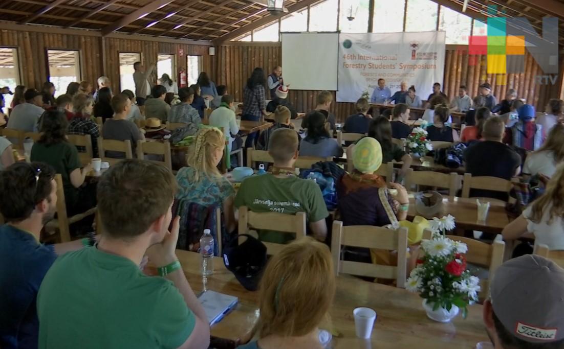 Como parte del Internacional Forestry Students Symposium, 80 estudiantes visitaron el bosque del Ciclo Verde
