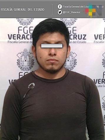 Detiene FGE  a ex policía, por desaparición forzada de personas, en Soteapan