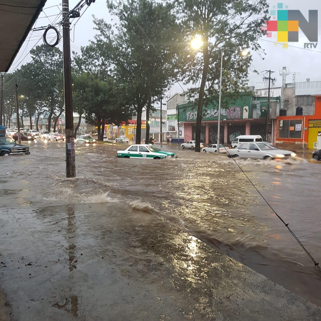 Encharcamientos y afectaciones menores dejó lluvia en Xalapa