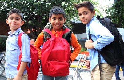 Exceso de peso en mochilas daña a los niños, asegura experto del IMSS 