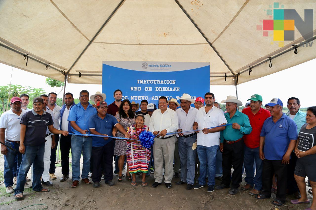 En Tierra Blanca entregan obras en beneficio de población indígena