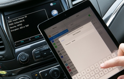 Divide en EUA que firmas de tecnología dicten límite a libre expresión