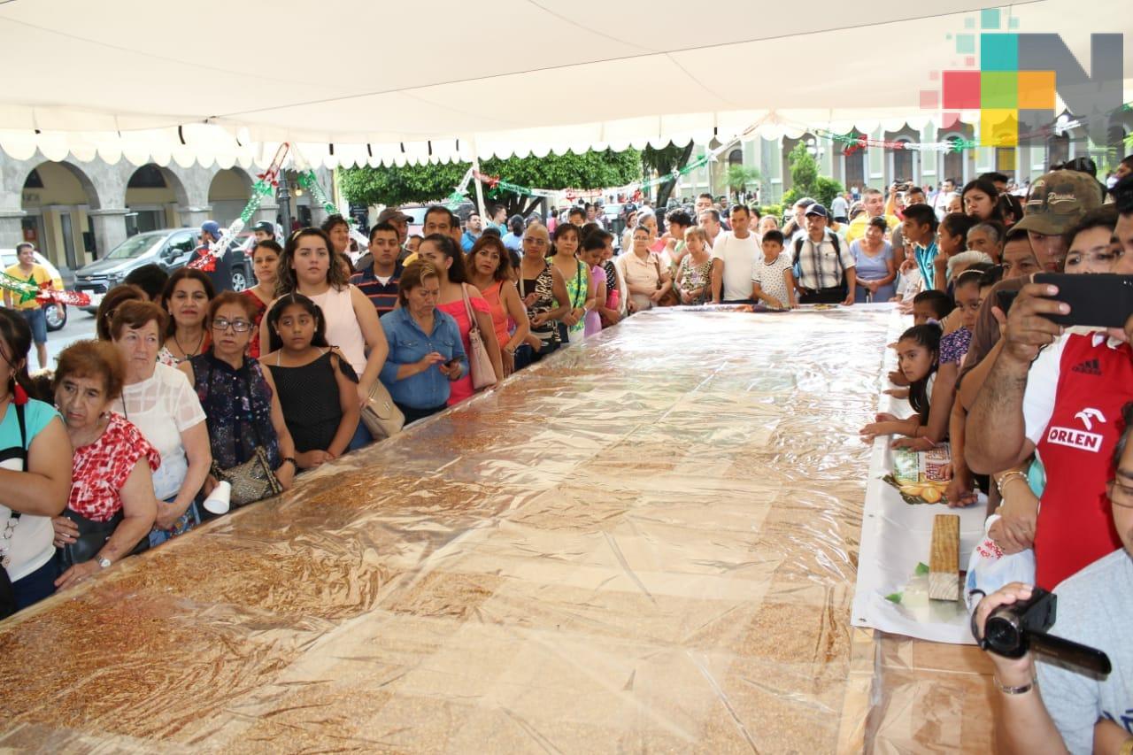 Elaboran megapalanqueta en el Zócalo de Córdoba