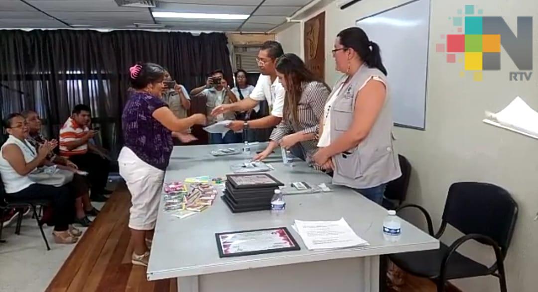 Coatzacoalcos sexto lugar a nivel estatal en población adulta alfabetizada