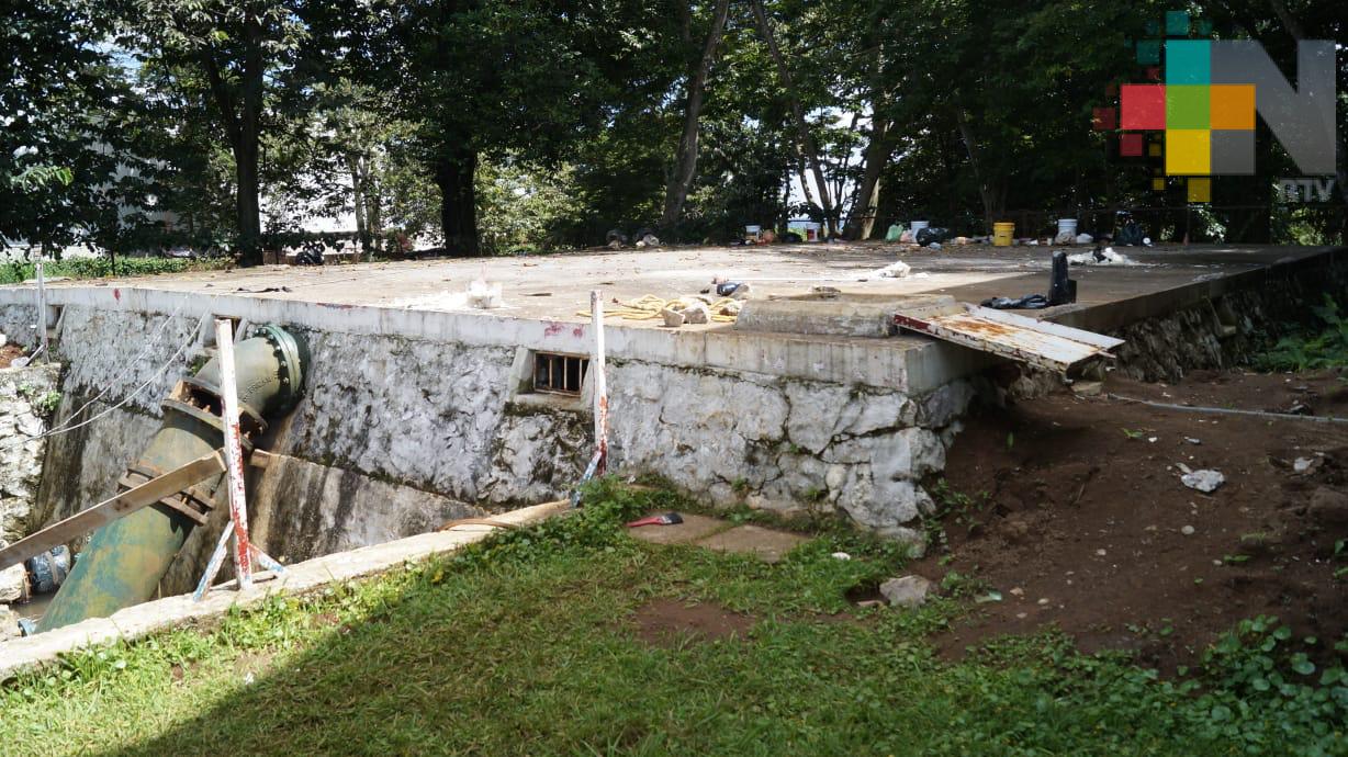 Dan mantenimiento a tanques de distribución de agua en Córdoba