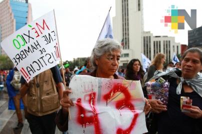 Familiares de los 43 de Ayotzinapa piden crear una comisión de la verdad