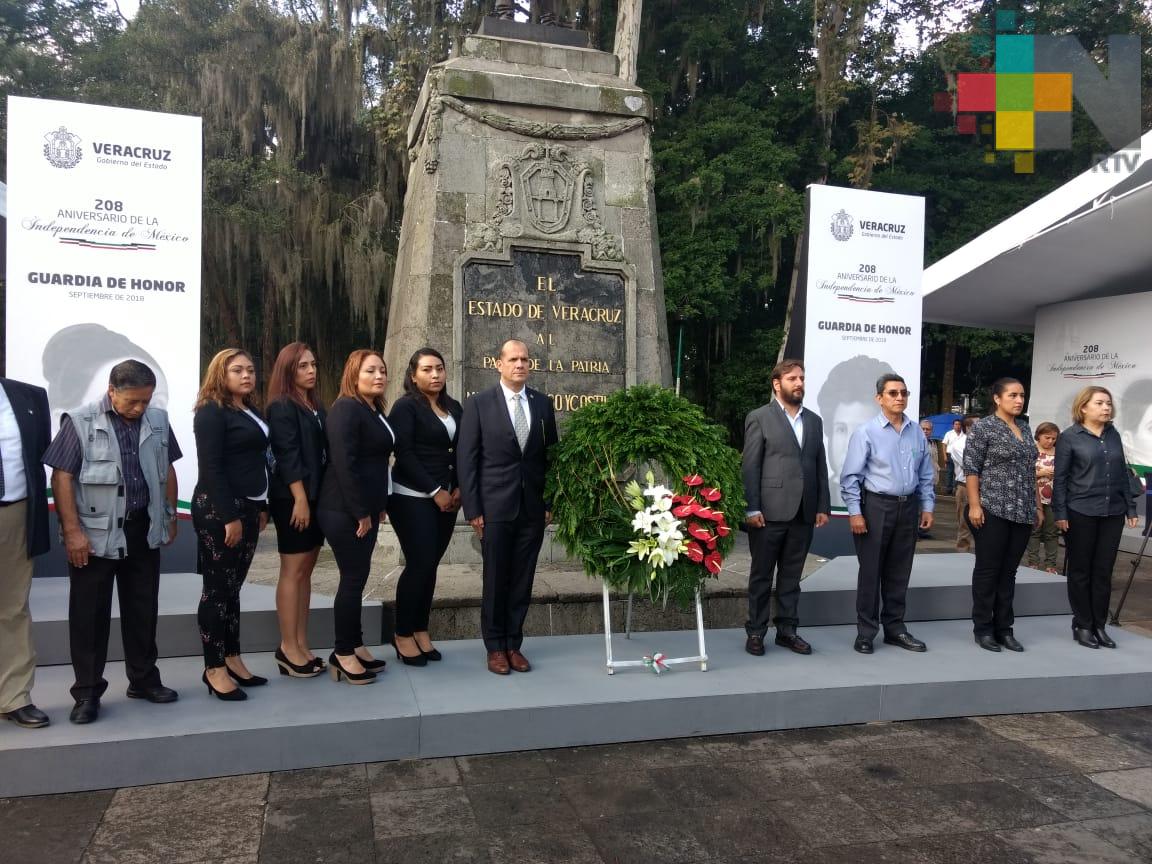 Monta guardia de honor la Dirección General de Comunicación Social del Gobierno del Estado