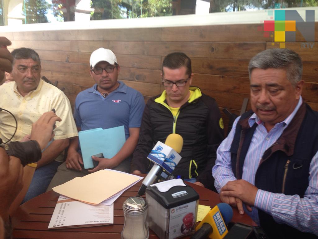 Alcalde de Teocelo pide le entreguen recursos federales autorizados para reparar carretera