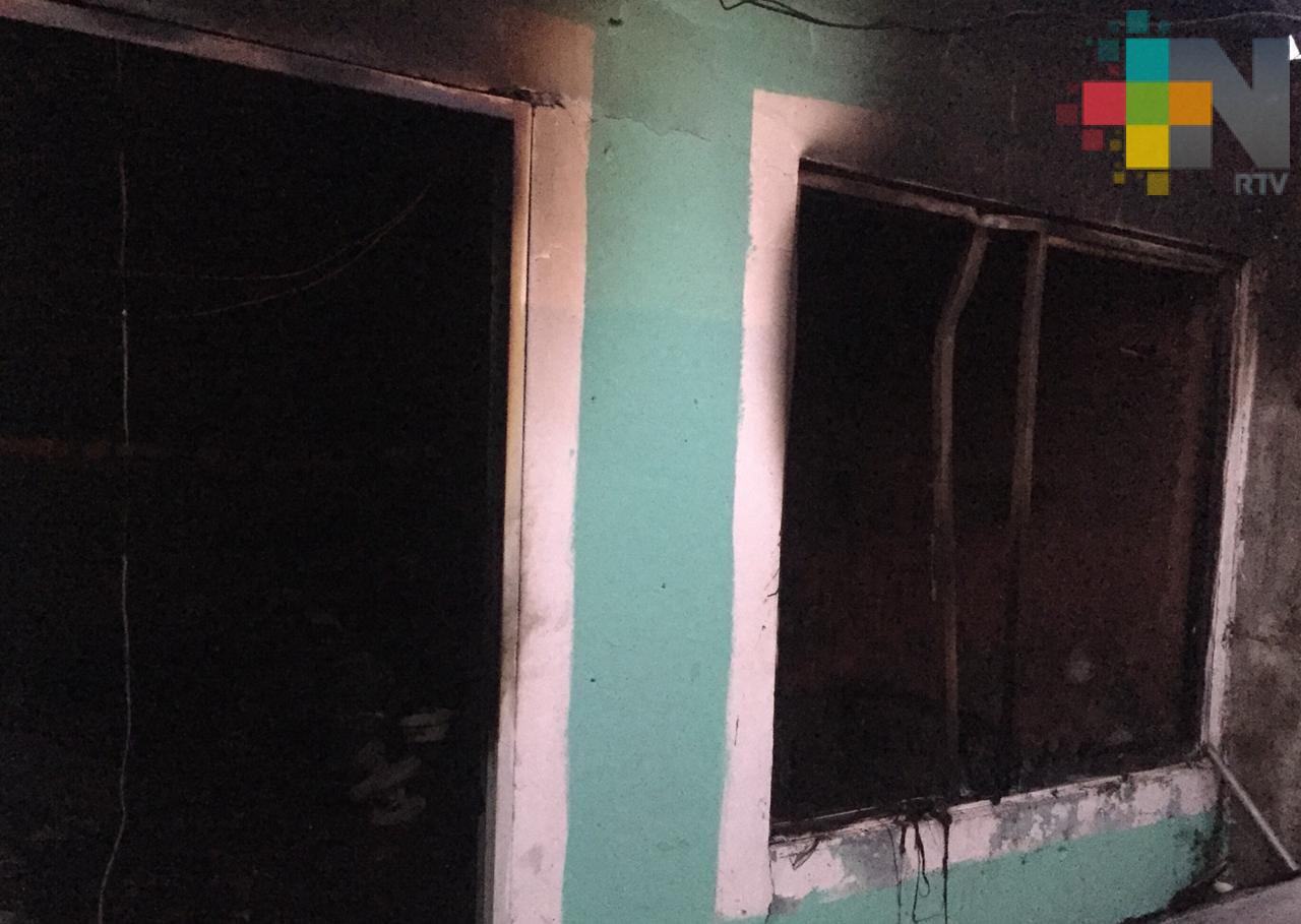 Una persona lesionada deja incendio en vivienda de Veracruz