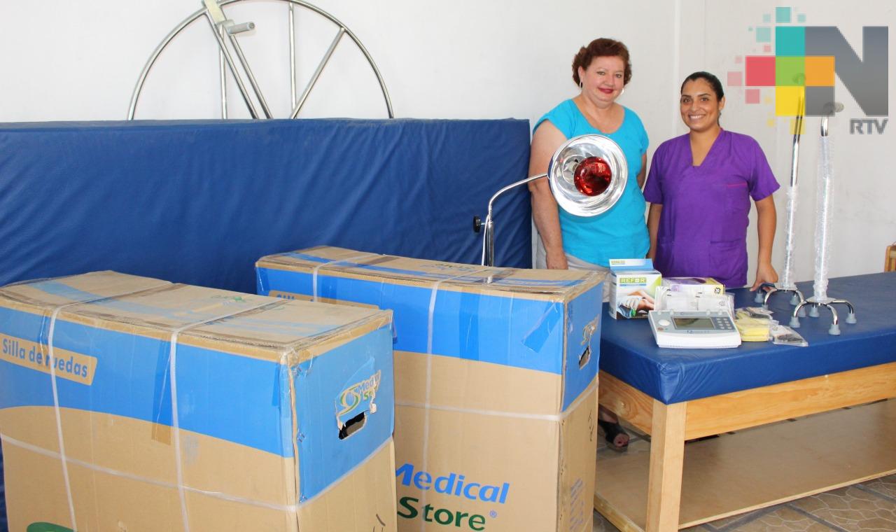 Yanga recibe equipo de rehabilitación del DIF estatal