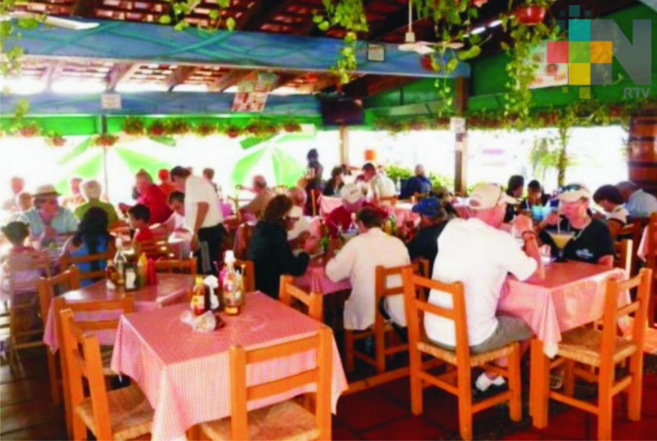 Capacitan a prestadores de servicios turísticos de Tuxpan