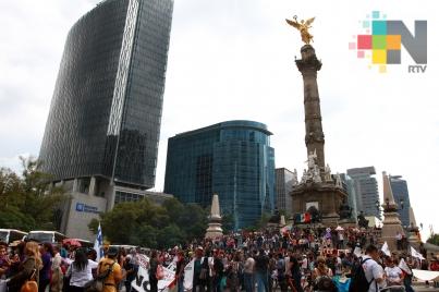 Con misa en el Ángel recuerdan a estudiantes de Ayotzinapa