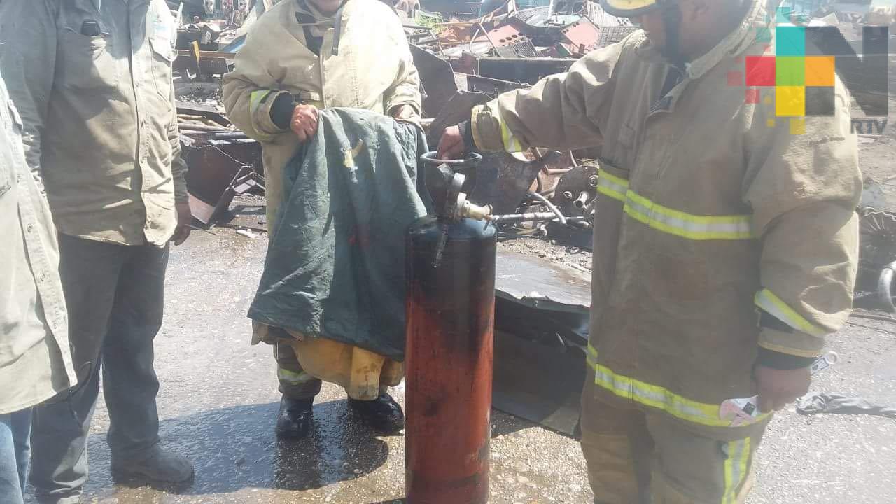 Bomberos de Cosamaloapan sofocan incendio al interior del ingenio San Cristóbal