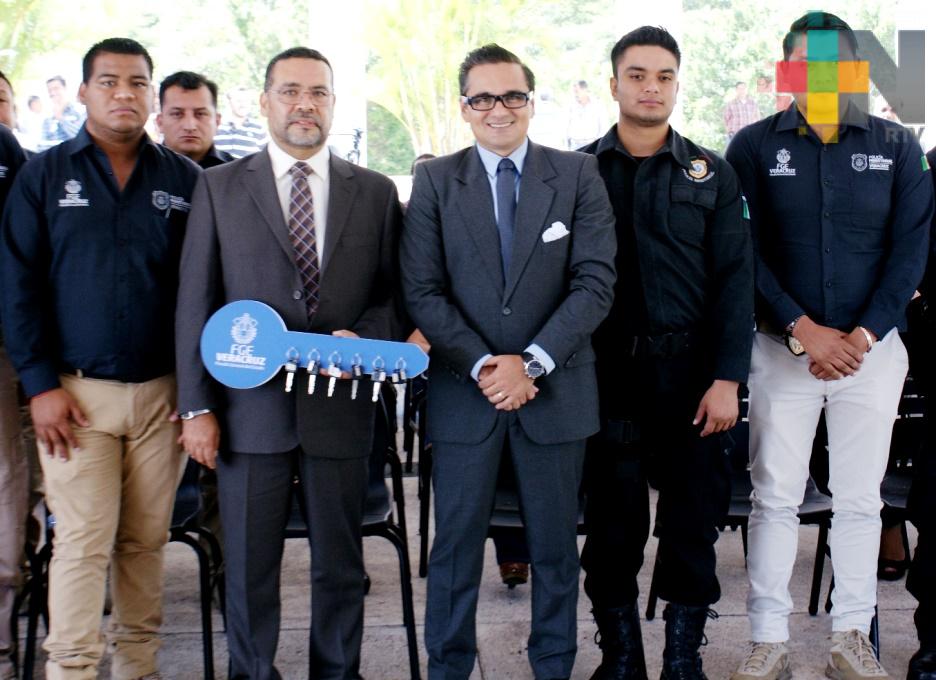 Entrega Fiscal General camionetas a la Unidad Especializada en Combate al Secuestro