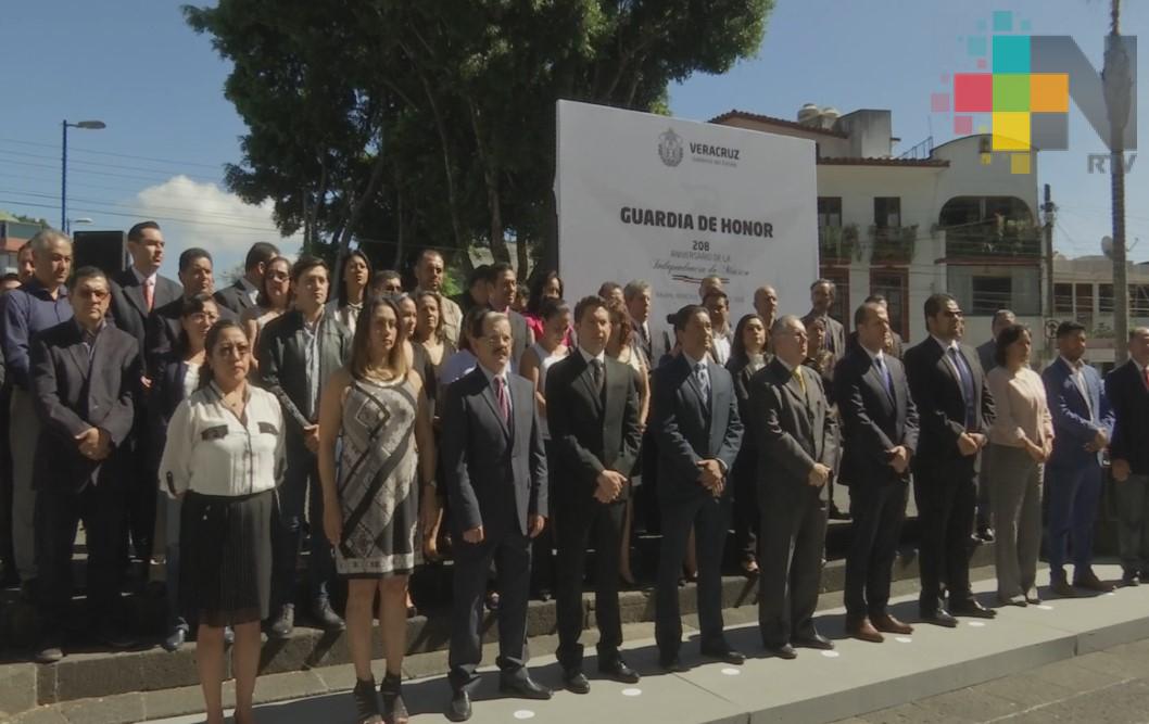 Personal de RTV rindió guardia de honor a Miguel Hidalgo en parque Los Berros