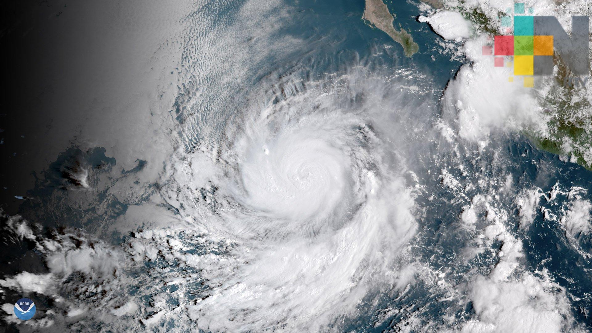 Huracán Rosa categoría 4 se acerca a costas de Baja California Sur