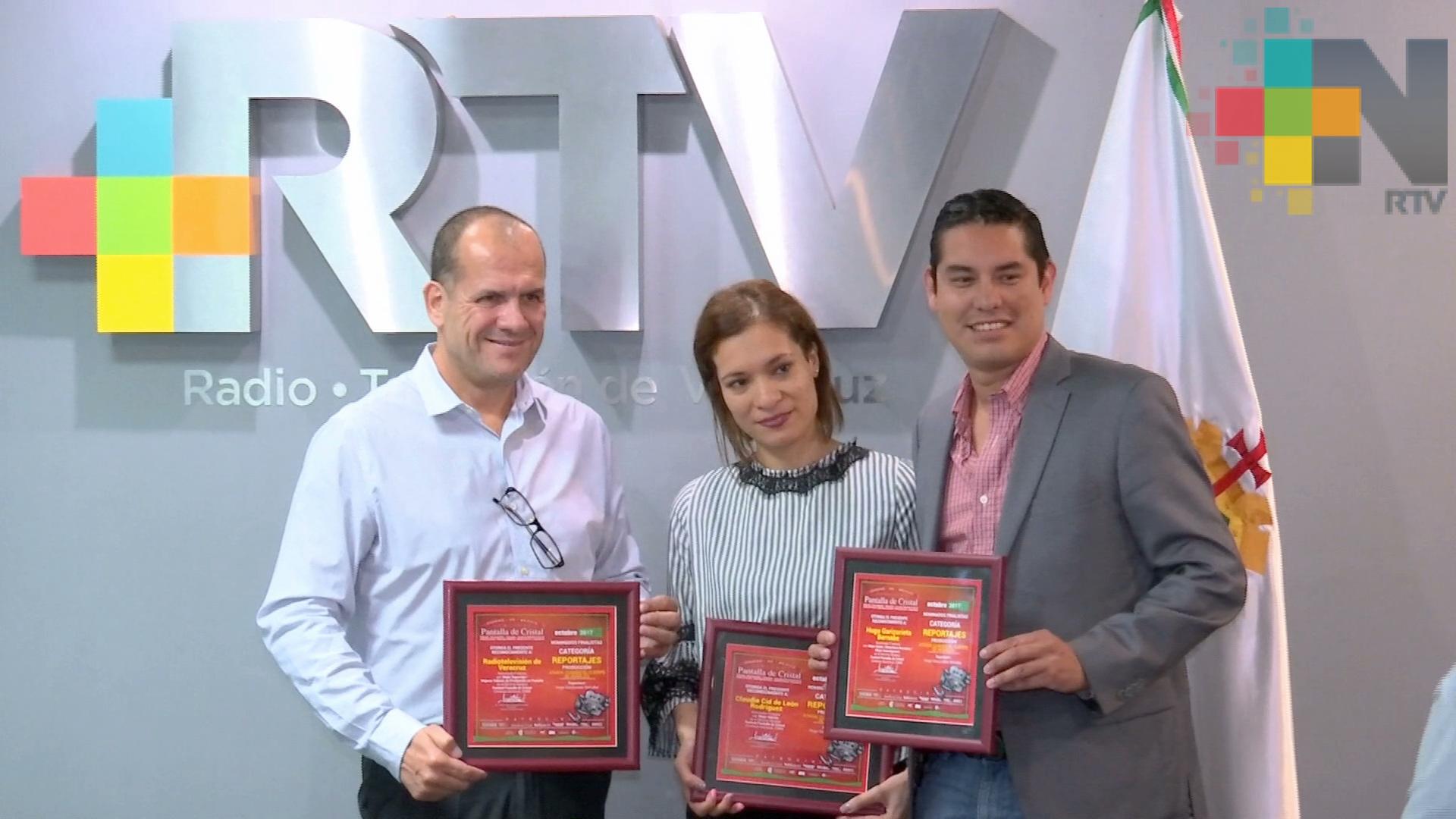 Reciben reconocimientos trabajadores de RTV por reportaje de Ataxia