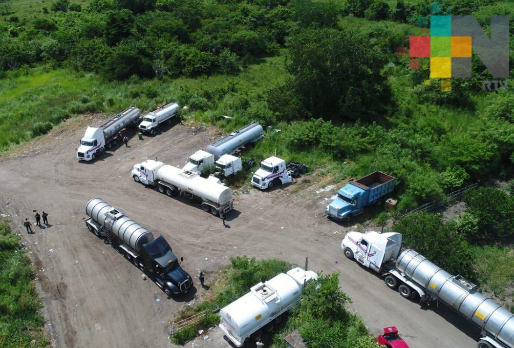 Con inteligencia y mediante el uso de drones, Grupo de Coordinación Veracruz asegura 37 vehículos con 70 mil litros de hidrocarburo, en Tierra Blanca