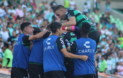 Campeón Santos Laguna vence sin apuros 3-0 al León en la Liga MX