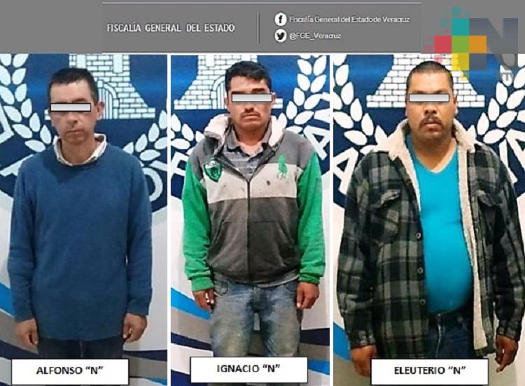 Vinculan a proceso a tres probables integrantes de banda delictiva dedicada al robo de autopartes, detenidos en Tlapacoyan