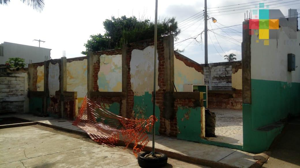 Piden terminar obras en escuela primaria de Coatzacoalcos